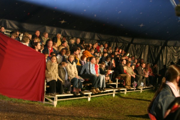 Cornwall Weblog: People in the stands at the circus (IMG_4219.JPG, 600 x 400, 64.0K) 