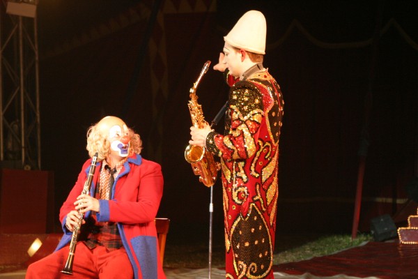 Cornwall Weblog: Clowns (IMG_4319.JPG, 600 x 400, 56.0K) 