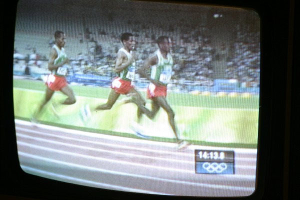 Cornwall Weblog: Olympic 10,000 meter (IMG_6085.JPG, 600 x 400, 56.0K) 